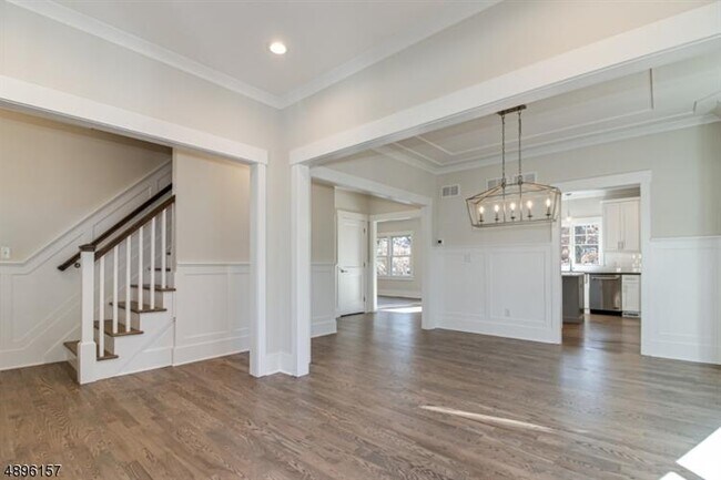 Foto del edificio - 357 Brightwood Ave