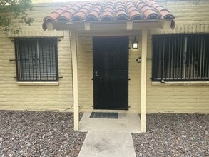 Building Photo - 810 S Kolb Rd