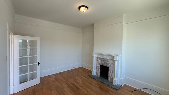 Building Photo - Epic REA - Expansive 2BD/ 1BA with Huge Garage in the Outer Mission