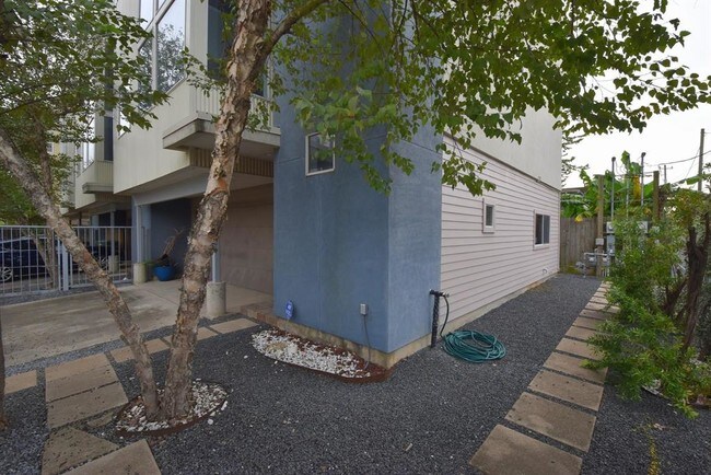 Building Photo - 1803 Oneil St