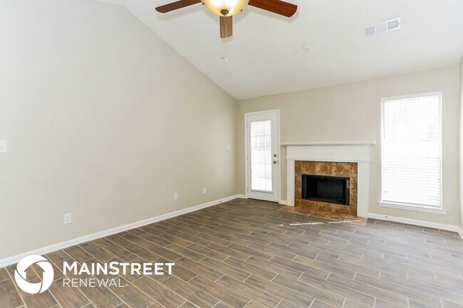 Foto del edificio - 104 Cedar Ridge Rd