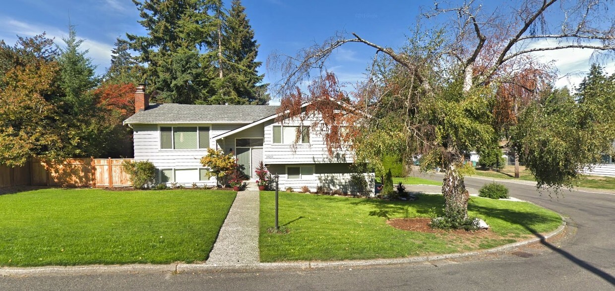Foto principal - 19203 Wallingford Ave N