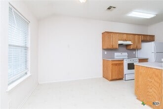 Building Photo - 3402 Toledo Dr