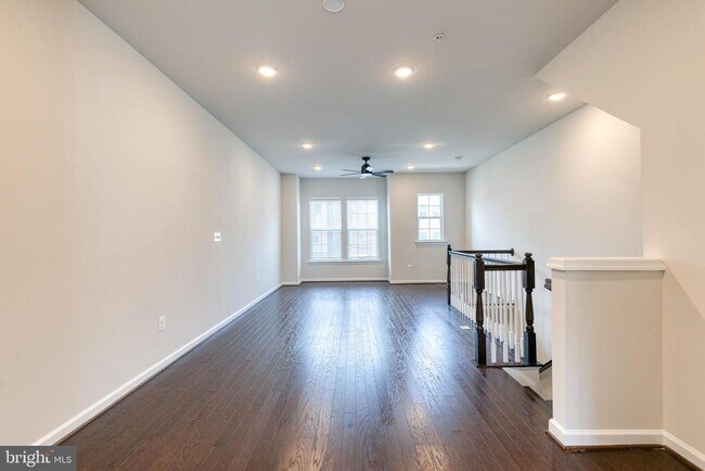 Foto del edificio - 2581 Debert Cir
