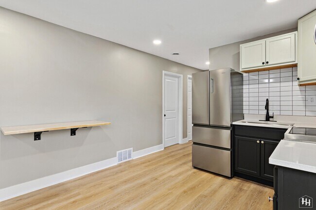 Foto del edificio - 98 Elmhurst St