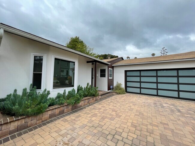 Building Photo - 5631 Harcross Dr