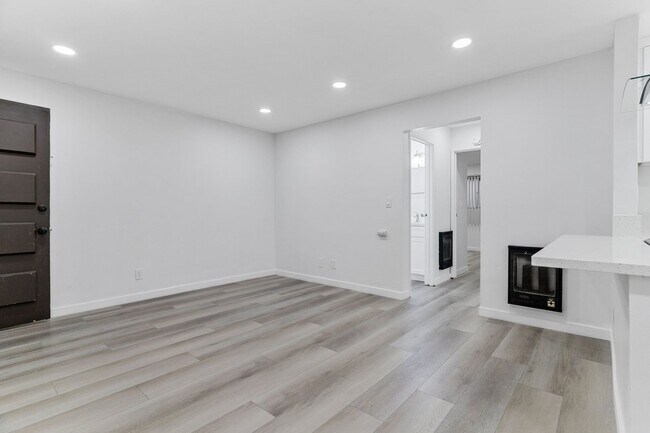 Foto del edificio - 908 Roswell Avenue