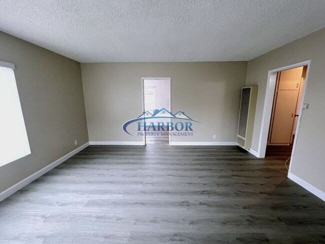 Foto del edificio - 1025 W 25th St