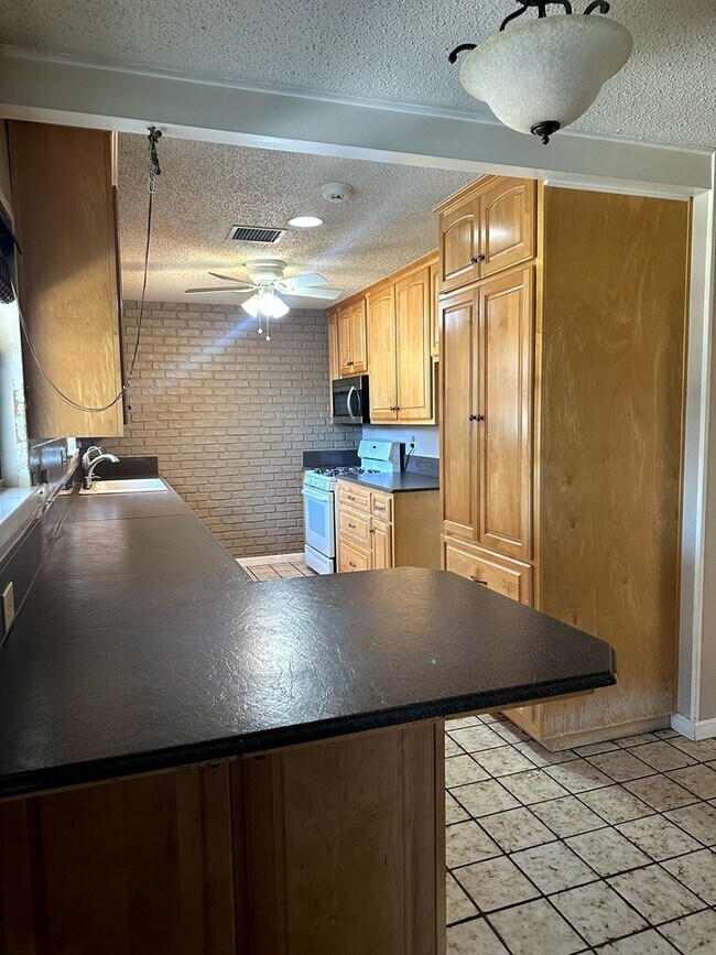 Foto del edificio - 3009 Bonham Ave