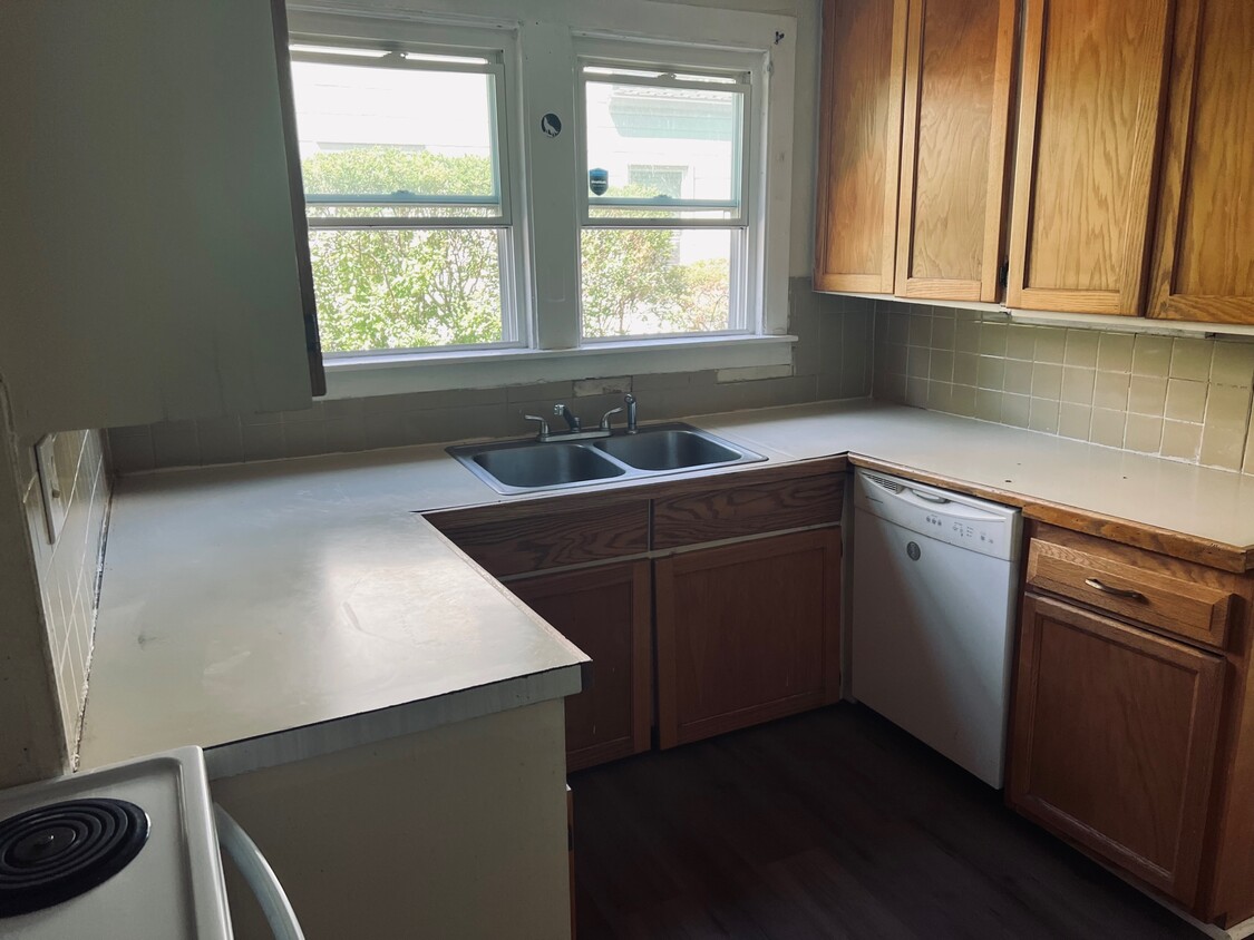 Primary Photo - 111 Sherman St