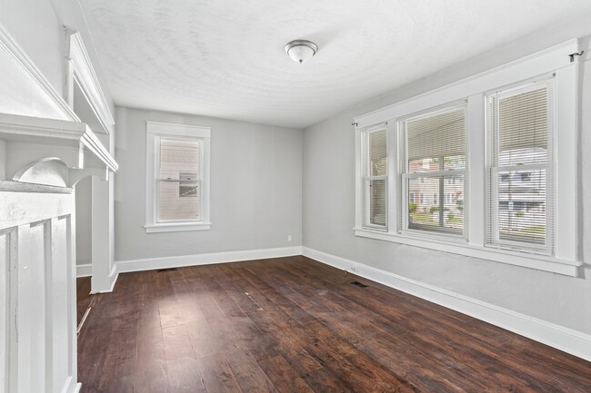 Building Photo - 740 29th St
