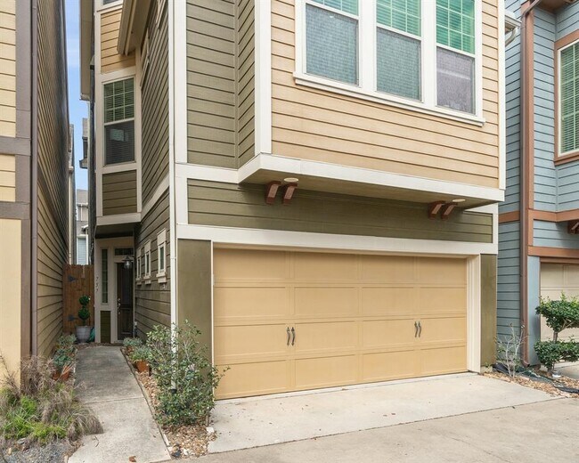 Foto del edificio - 757 Waverly St