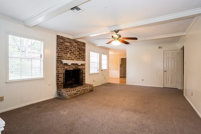 Building Photo - 1703 Castlerock Dr