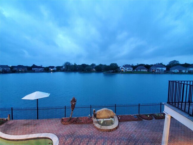 Foto del edificio - 1814 Shoreline Dr