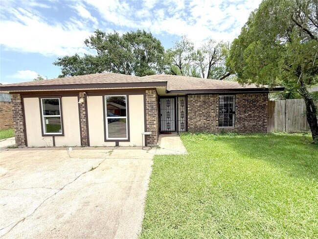 Foto del edificio - 7130 Kings Dr