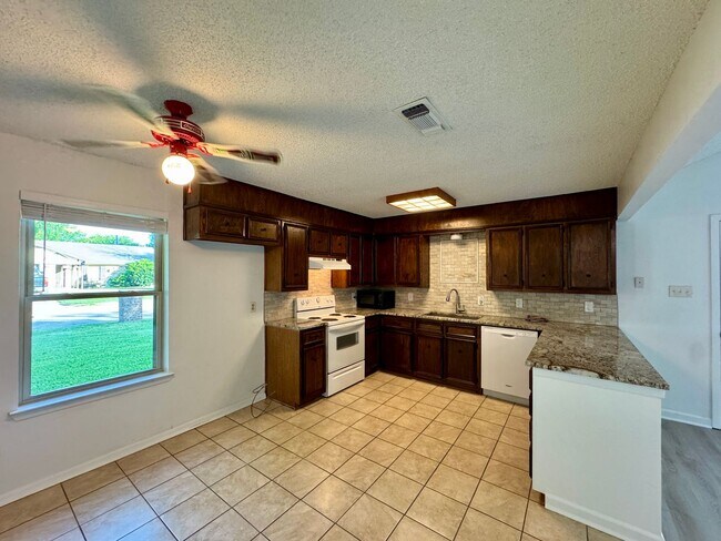Foto del edificio - Updated Single Family Home | Midway ISD