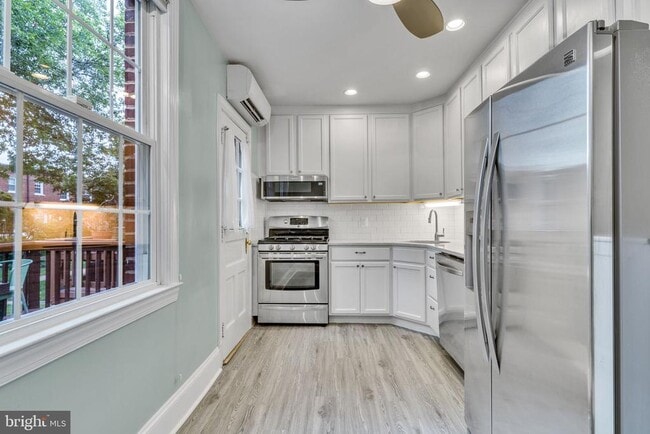 Building Photo - 2600 16th St S