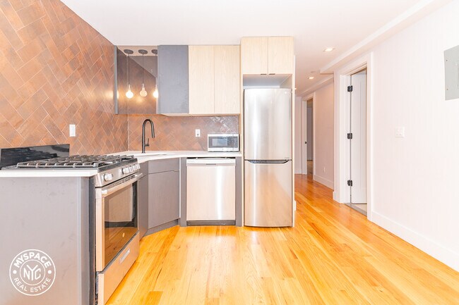 Foto del edificio - 234 Quincy St
