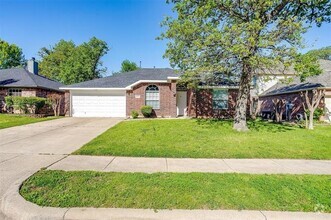 Building Photo - 513 Crawford Dr