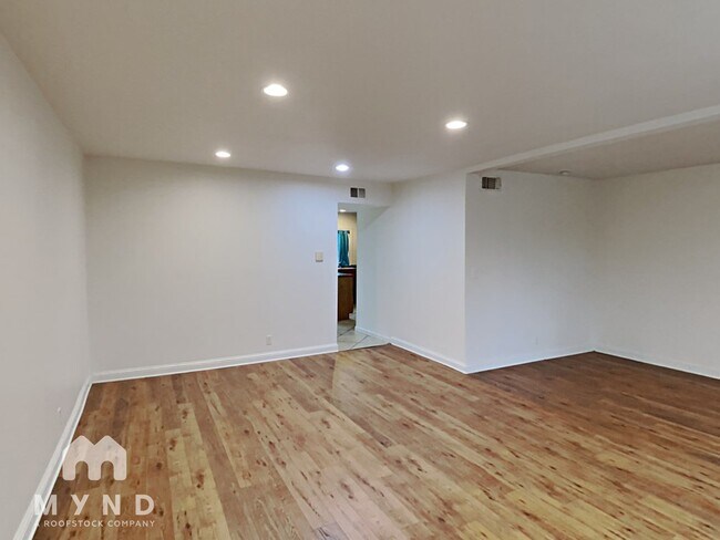Building Photo - 6630 Spring Manor St