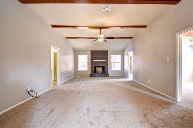 Building Photo - 21822 Meadowhill Dr