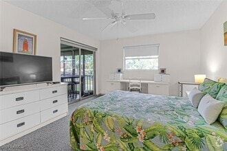 Building Photo - 300 Valley Stream Dr