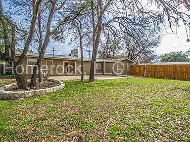 Building Photo - 303 Lakeway Drive