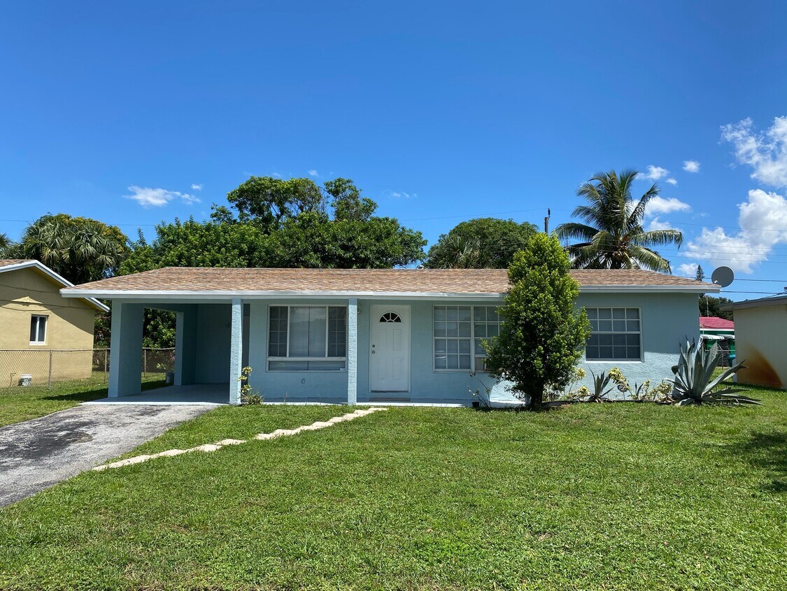 3241 NW 14th Pl, Fort Lauderdale, FL 33311 House Rental in Fort