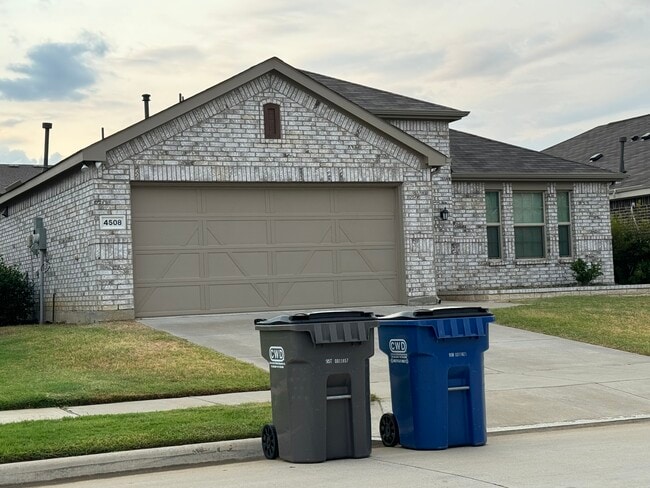 Building Photo - 4508 Hiddenite Rd