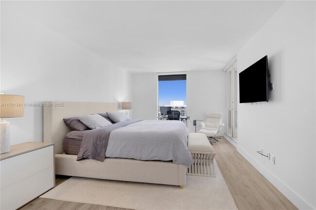 Building Photo - 21055 Yacht Club Dr