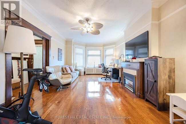 Building Photo - 416 Palmerston Blvd