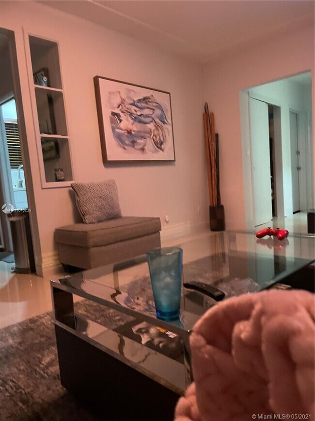 Foto del edificio - 345 Cadima Ave