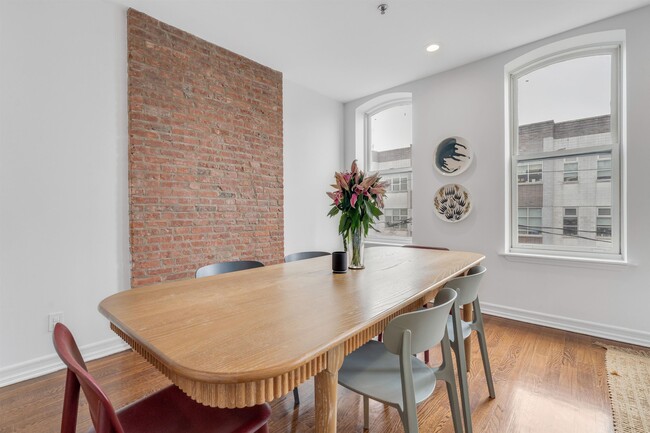 Foto del edificio - 128 Bright St