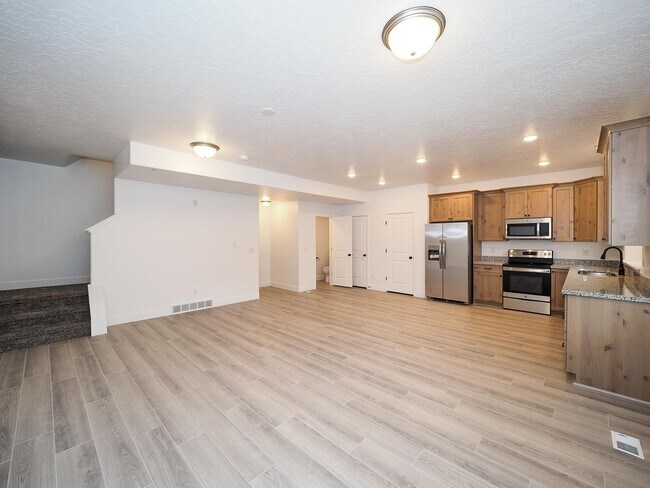 Building Photo - 4212 W Coral Pink Ct