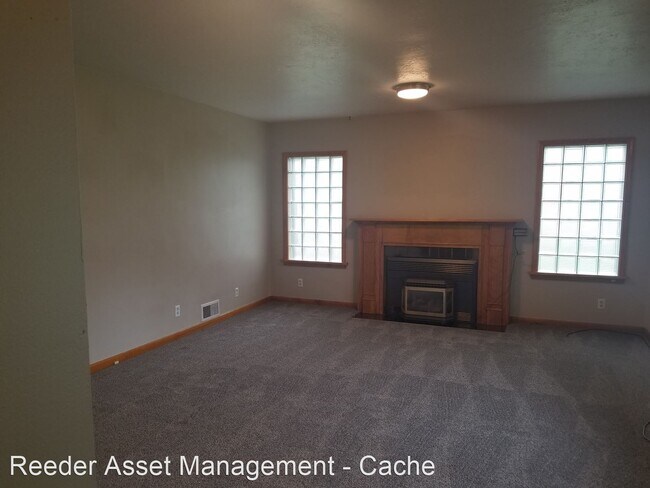 Building Photo - 3 br, 2 bath House - 195 East 300 South