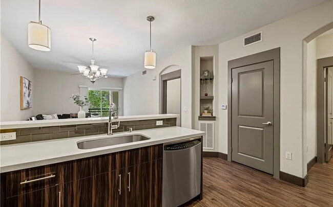 Building Photo - This TURNKEY one bed, one bath unit is loc...