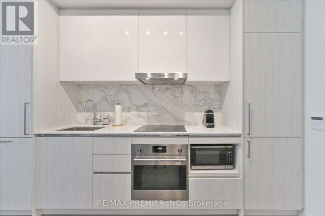 Photo du bâtiment - 225 Commerce St