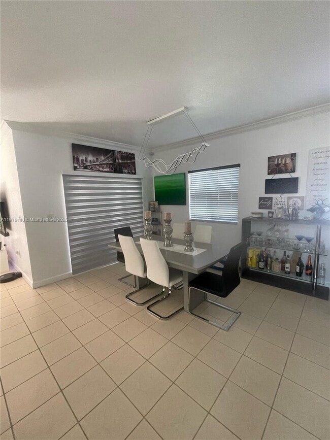 Foto del edificio - 3102 NE 3rd Dr