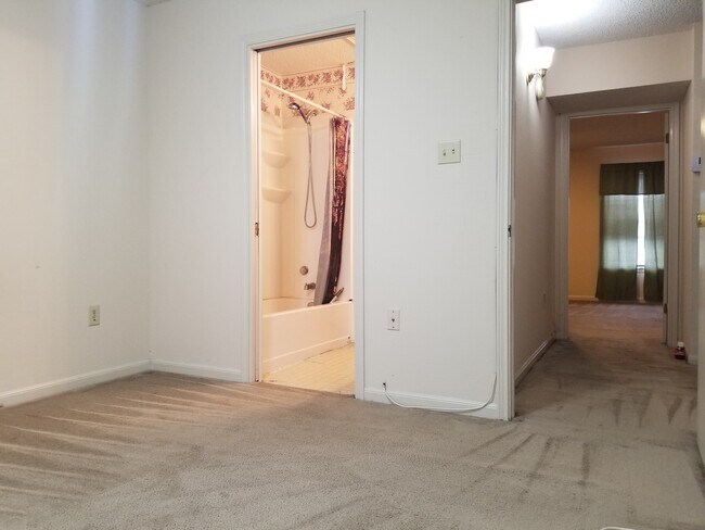 Building Photo - 5245 Brightside View Dr