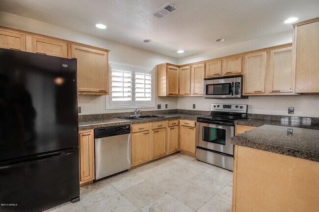 Foto del edificio - 15252 N 100th St