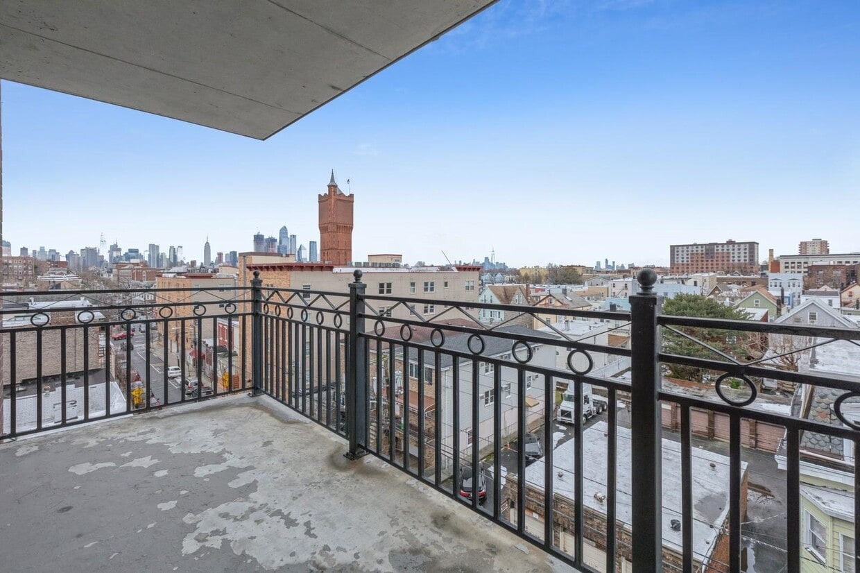 Primary Photo - 125 43rd St