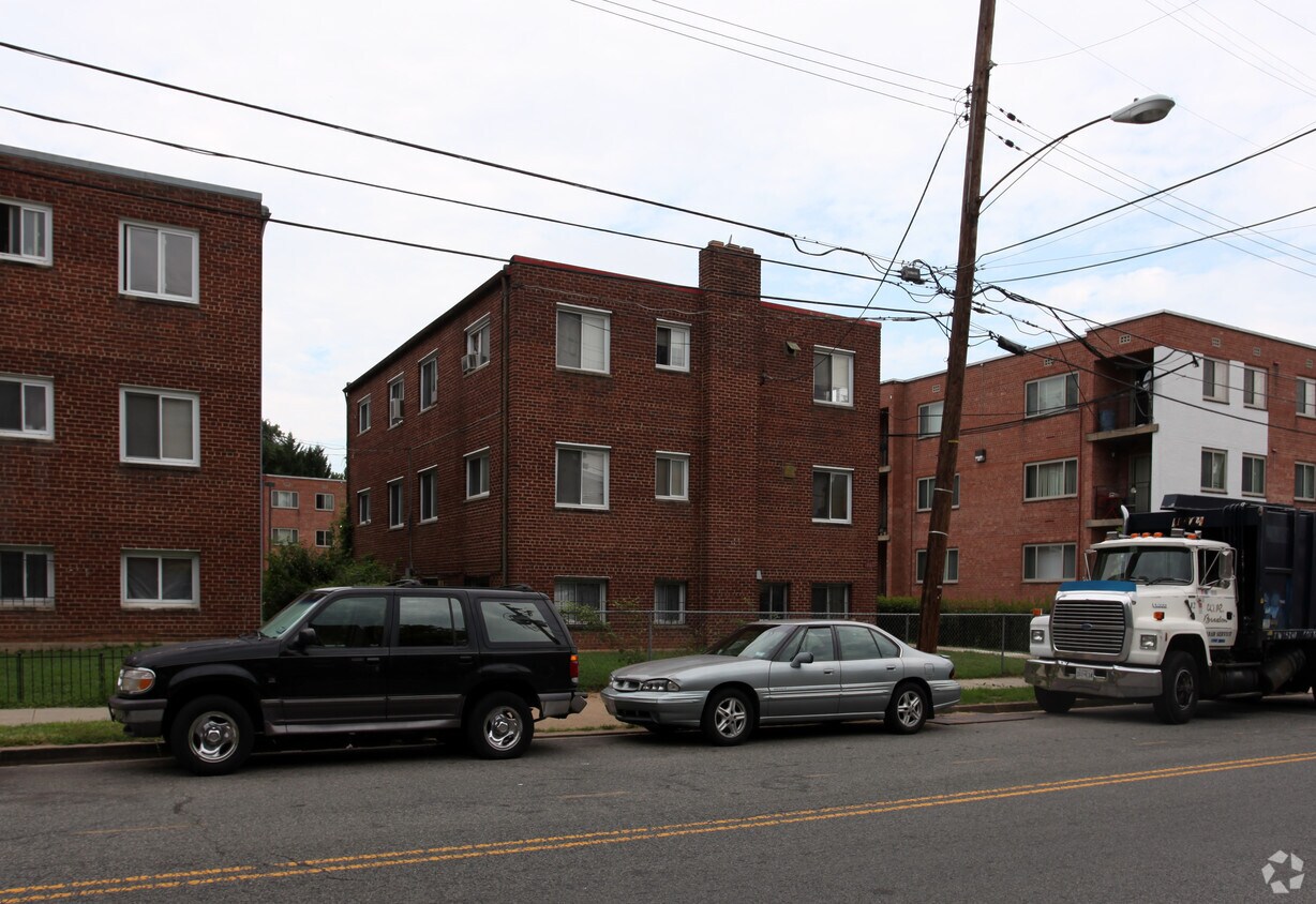 Foto principal - 1719 27th St SE