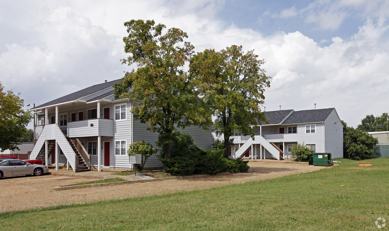 Building Photo - Beechmont Apartments