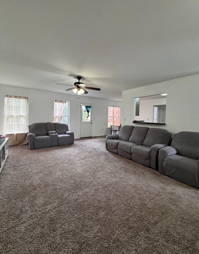 Foto del edificio - ???? Spacious 3-Bedroom Home on a Large Lot in Spartanburg School District 6 – Minutes from Shopp...