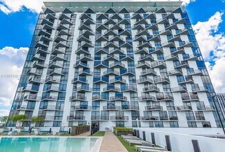 Building Photo - 5252 NW 85th Ave