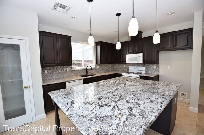 Foto del edificio - 4 br, 3 bath House - 1509 Greenbrier Road