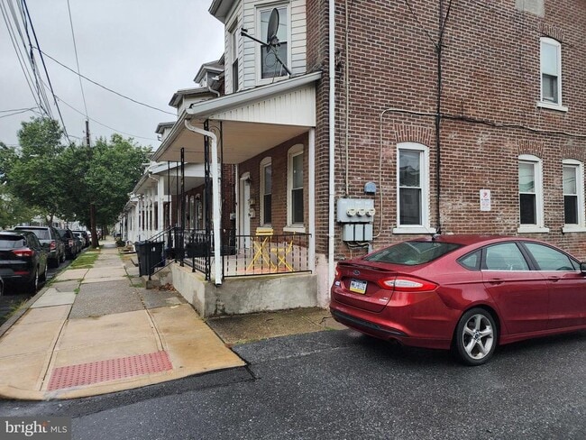 Building Photo - 253 E Ettwein St