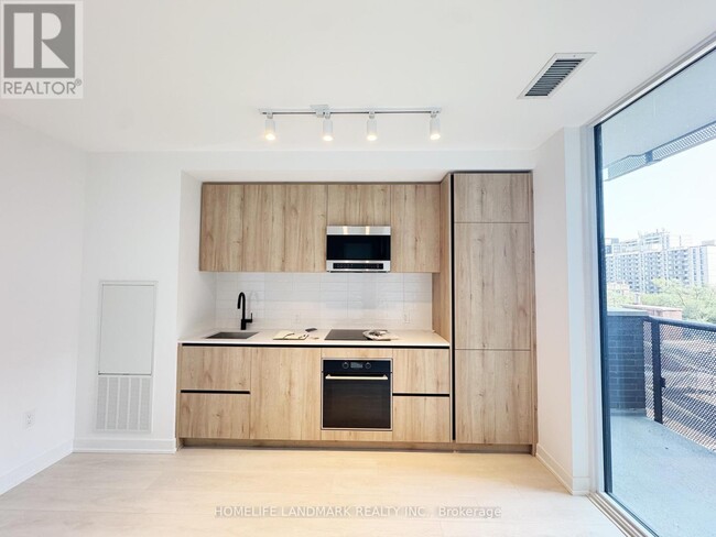 Building Photo - 117 Broadway Ave