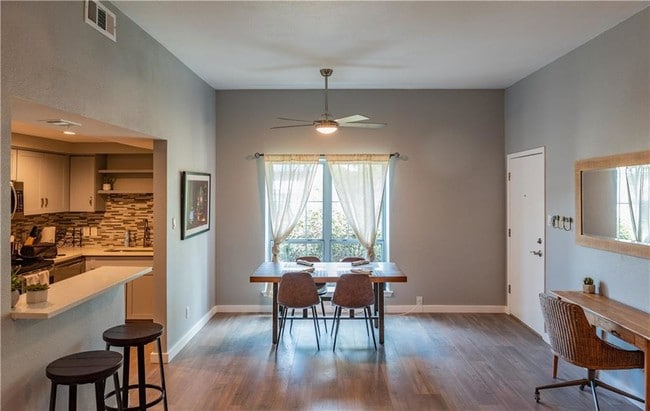 Foto del edificio - 5049 Cedar Springs Rd