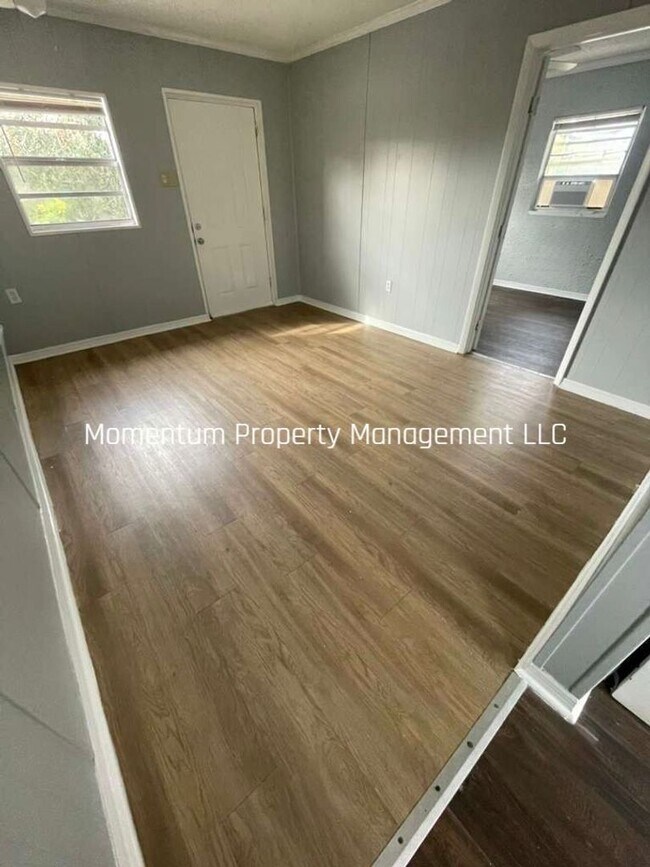 Foto del edificio - Cozy One Bedroom- Apply Today- FOR FREE!